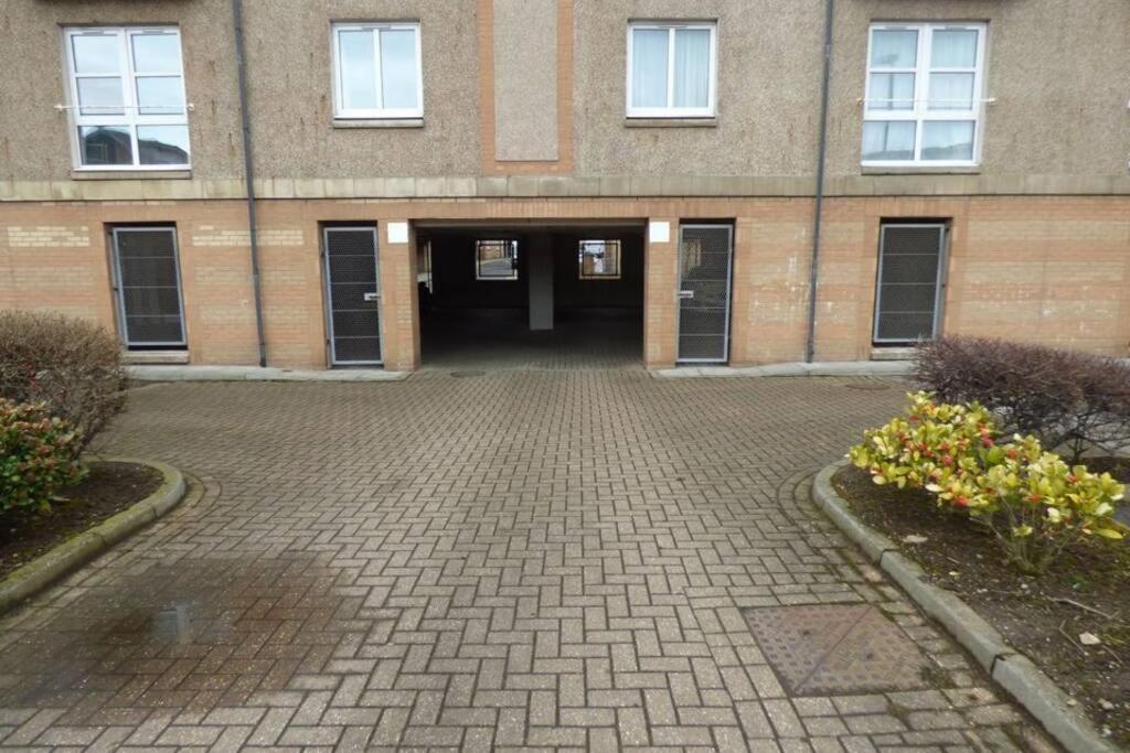 Comfortable, Self Contained 2 Double Beds Town Apartment Near Pittodrie Stadium Aberdeen Extérieur photo